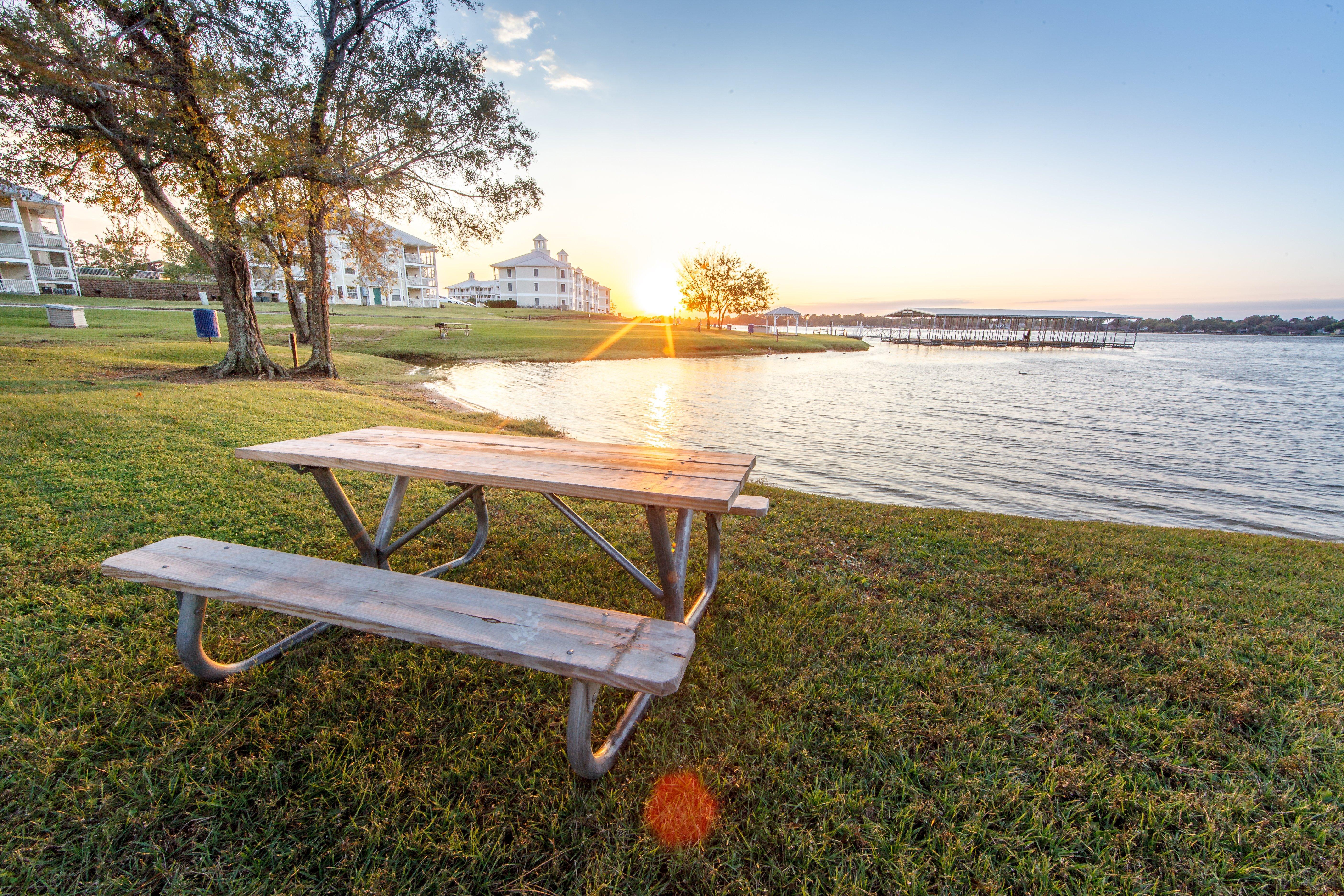 Holiday Inn Club Vacations Piney Shores Resort At Lake Conroe Exterior photo